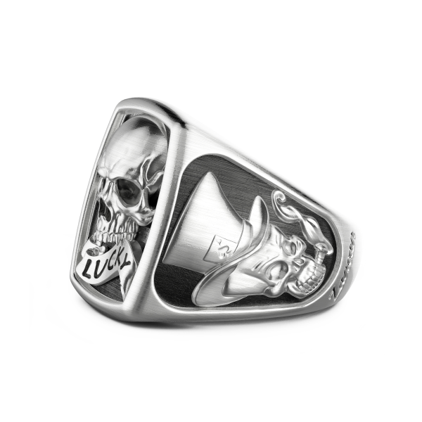 Zancan silver ring with skull
